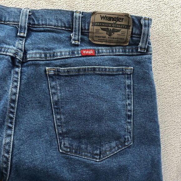 Wrangler Mens Jeans 34x30 Relaxed Fit Blue Denim Straight Leg Classic Casual - Picture 9 of 14